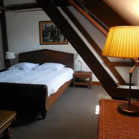 Jean De Bruges 3*