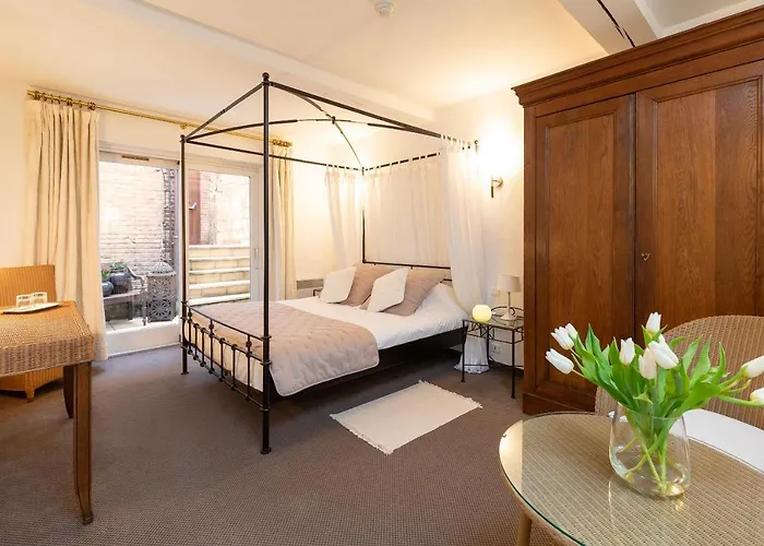 Jean De Bruges Hotel 3*